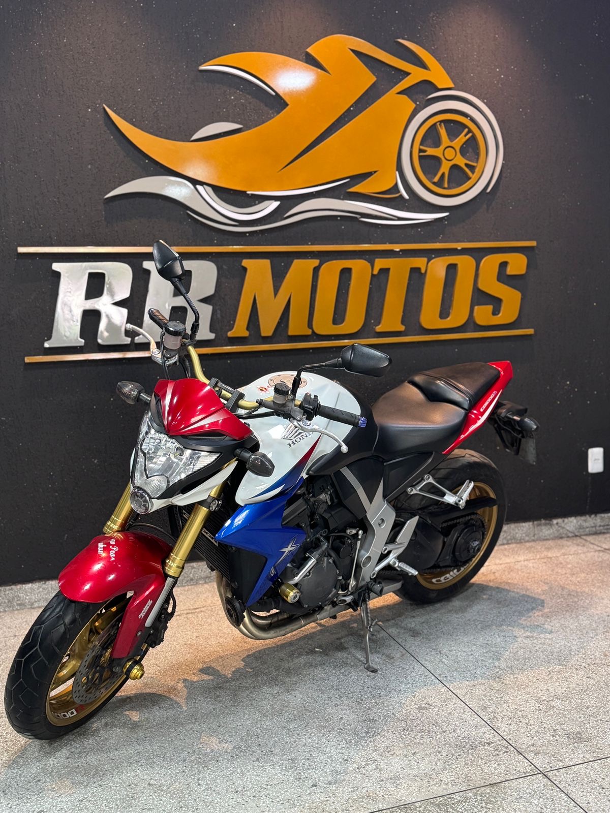Cb 1000