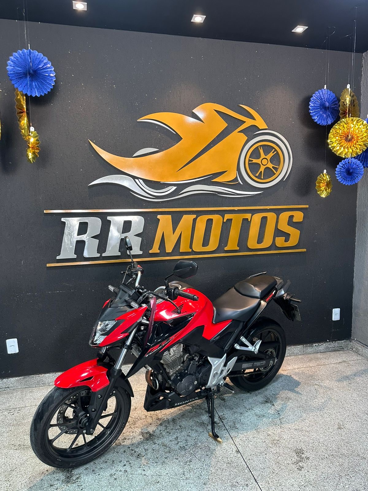 CB 300F 